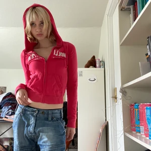 Rosa hoodie - söt cool hoodie. köpt second hand. ganska mycket använd