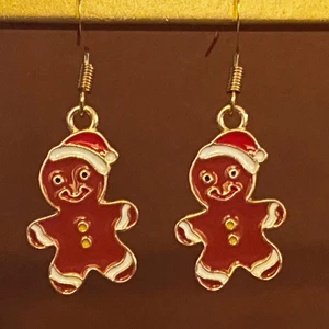 Pepparkaksgubbar örhängen ❤️ - 55 kr par och fri frakt ❤️ Nickelfria krokar 