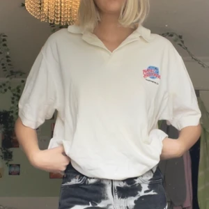 Vintage tröja  - Krämvit vintage tröja från 70-talet 💕💕💕 ger rabatt vid köp av flera plagg 💕💕