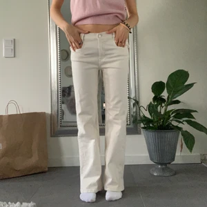 Perfekta jeansen 🤎🤎 - Perfekta jeansen från zara 🤎🤎 jag är 160cm! 