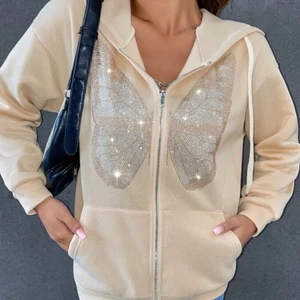 Fjäril tröja  - Sip hoodie från shein. Den är beige och är HELT OANVÄND. Storlek xs/34. Jätte mysig och varm och bra jätte bra kvalitet. Pris kan diskuteras 