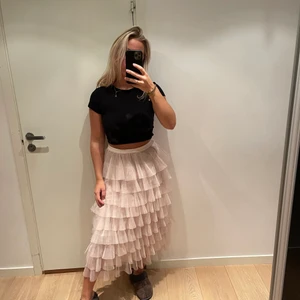 Kjol - Gammaldags rosa kjol från IVIVI köpt på raglady. Knappt använd. Går även att ha som klänning 