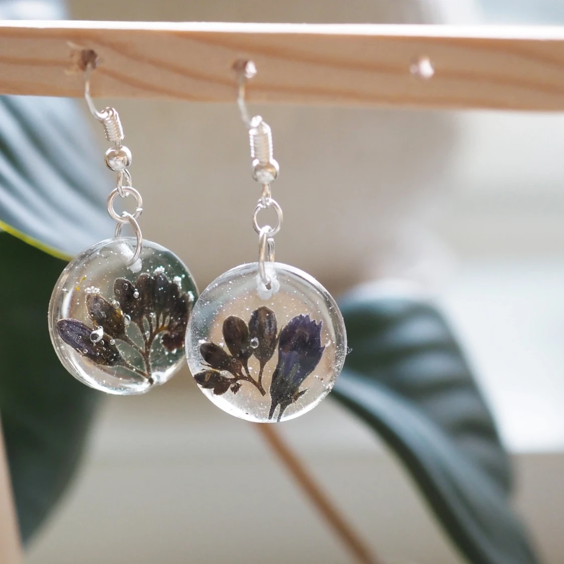 Spring purple flower bud earrings - 90