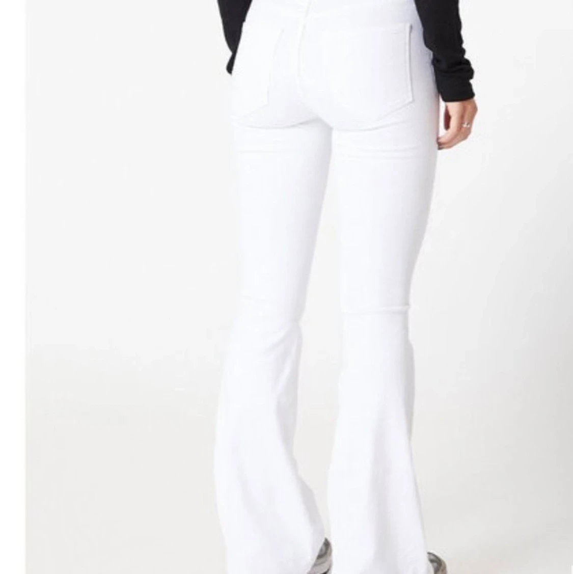 Vita Bootcut jeans storlek s - 90