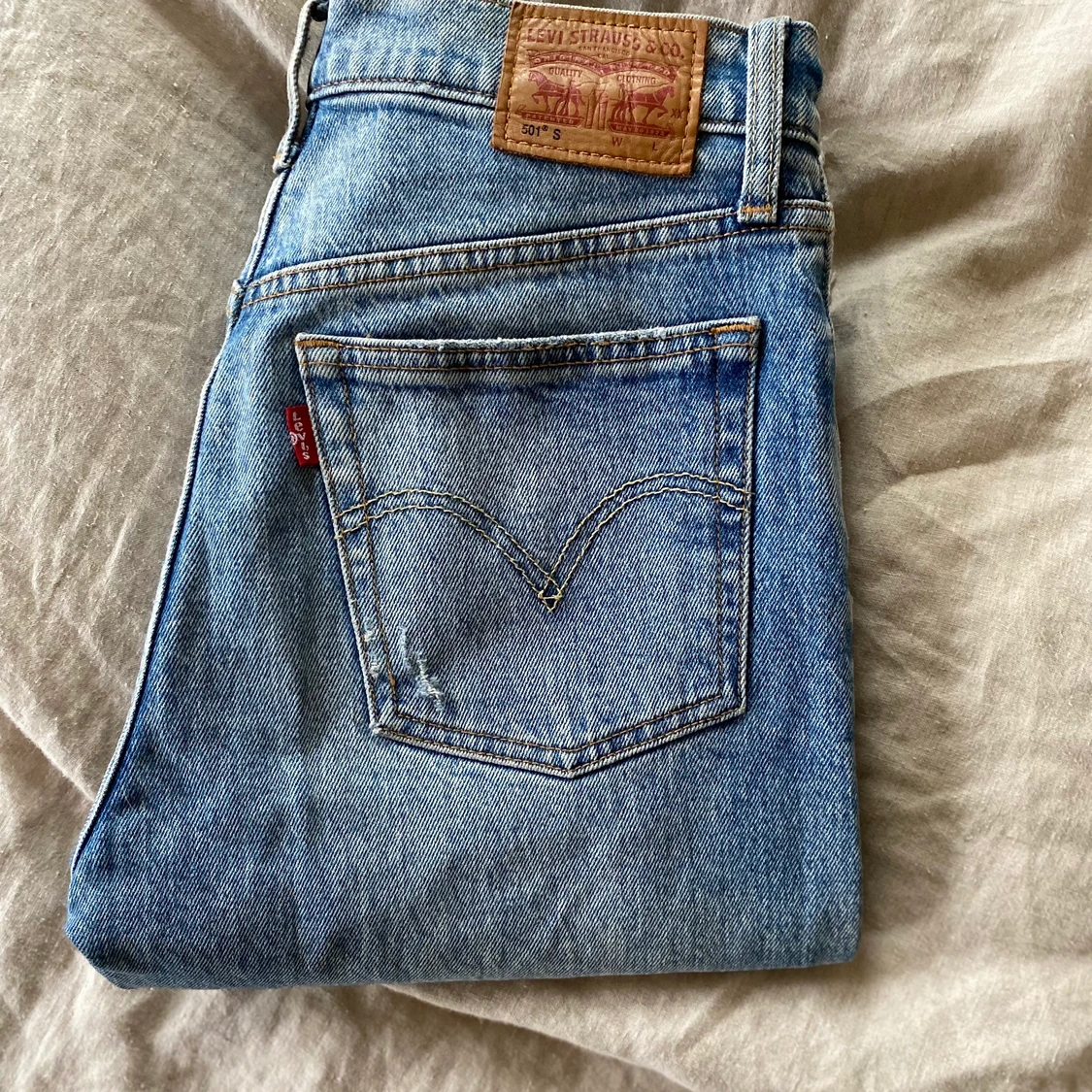 Levi´s jeans, 501 med hög midja w25 