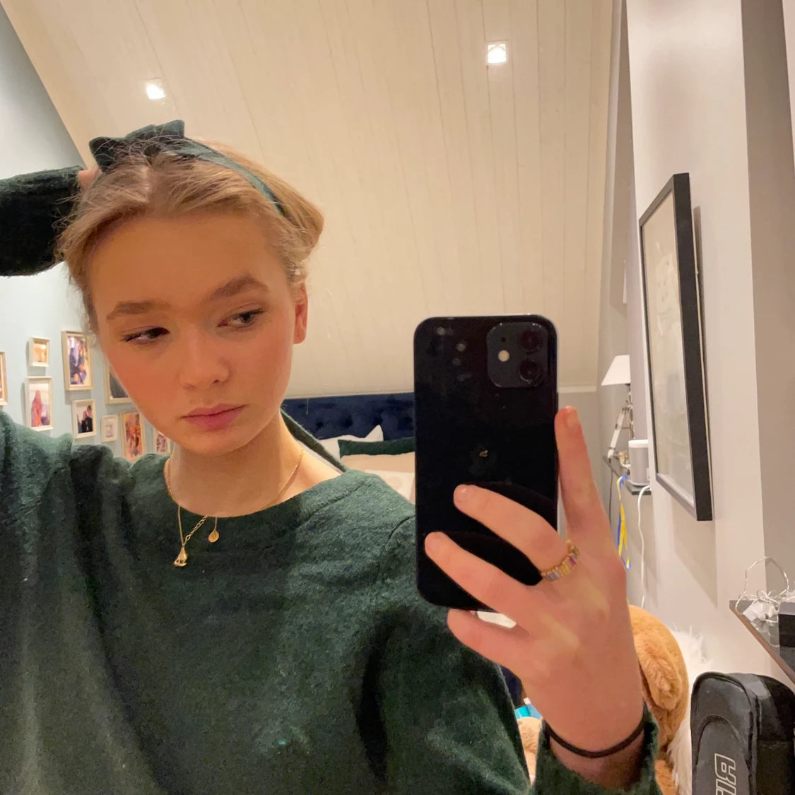 Stickad grön tröja med öppen rygg - 90