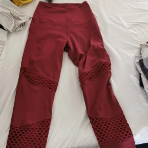 Better bodies  - Tränings tights från better bodies i vinrött stl S 