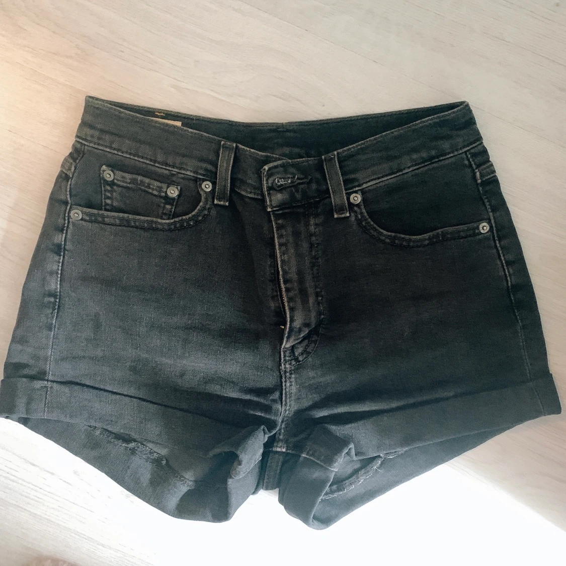 Levis svarta shorts - 90