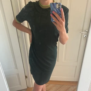 Klänning  - Klänning från Arket❤️ aldrig använd ❤️ skriv för fler frågor privat!!