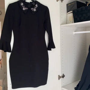 Svart klänning  - M