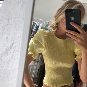 Gul topp - Superfin sommartopp från h&m storlek 34