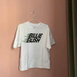 Billie Eilish - Riktiga Billie Eilish Collection med UniQlo