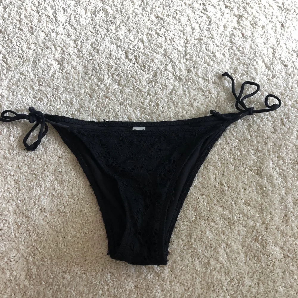 Svarta bikinitrosor från Gina i storlek S Självklart tvättade Köpare står för eventuell frakt<3. Övrigt.
