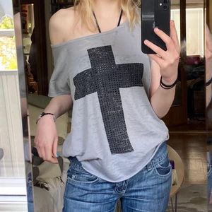 tshirt - Ball tshirt, ganska tunn. Bra skick! Köpare står för frakt💗