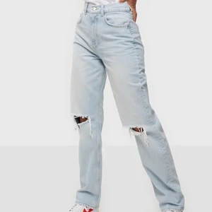 Gina tricot  - Säljer mina jätte fina jeans från Gina i st 34 pågrund av att de tyvär inte kommer till användening. Andvänt endast 1 gång. Köpt för 600 och säljer för 300. 