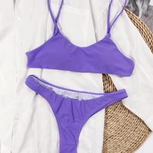 Bikini - Säljer denna fina lila bikinin. Helt oandvänd och är i storlek L men passar även dem med M💞