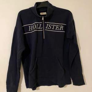 Världens skönaste Hoodie från Hollister, strl L för lite over size känsla, marinblå