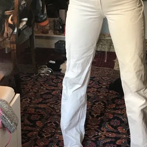 Trendiga zara jeans  - Skit snygga raka jeans, perfekt för sommaren                   