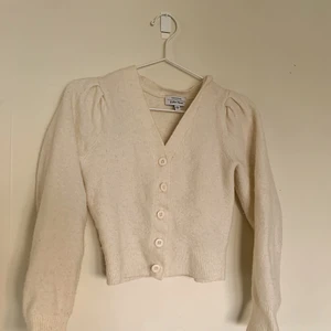 Kofta🤍 - Söt kofta från other stories.🤍