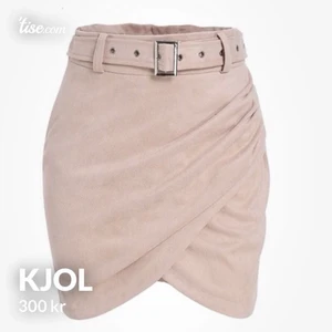 Kjol - Kjol från Dennis M Strl M, inte använd, köpt för 500kr 