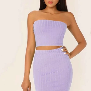 Tvådelat set  - Snyggt tvådelat set med kjol och söt topp! Helt oanvänd 💜💞