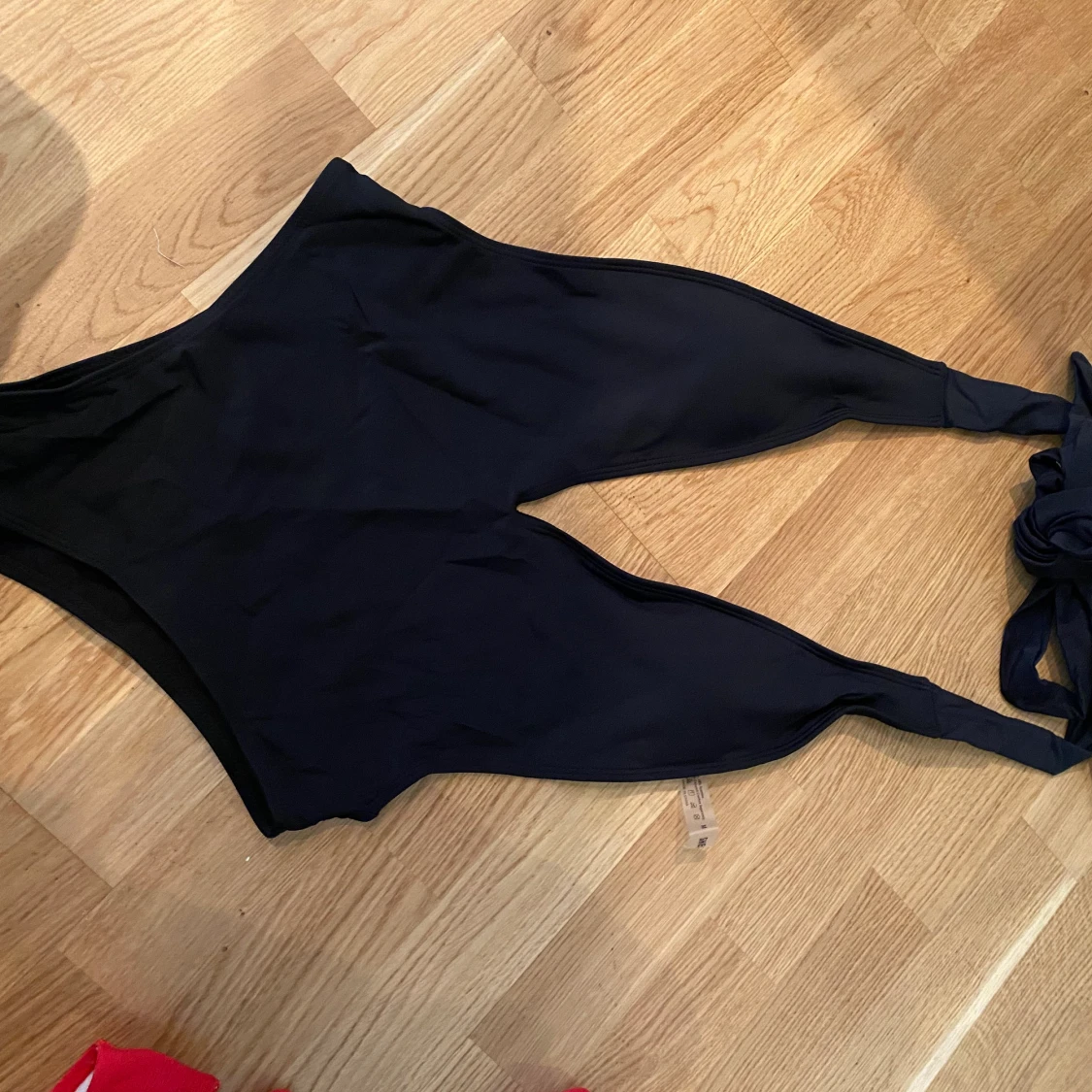 Svart baddräkt i strl. M