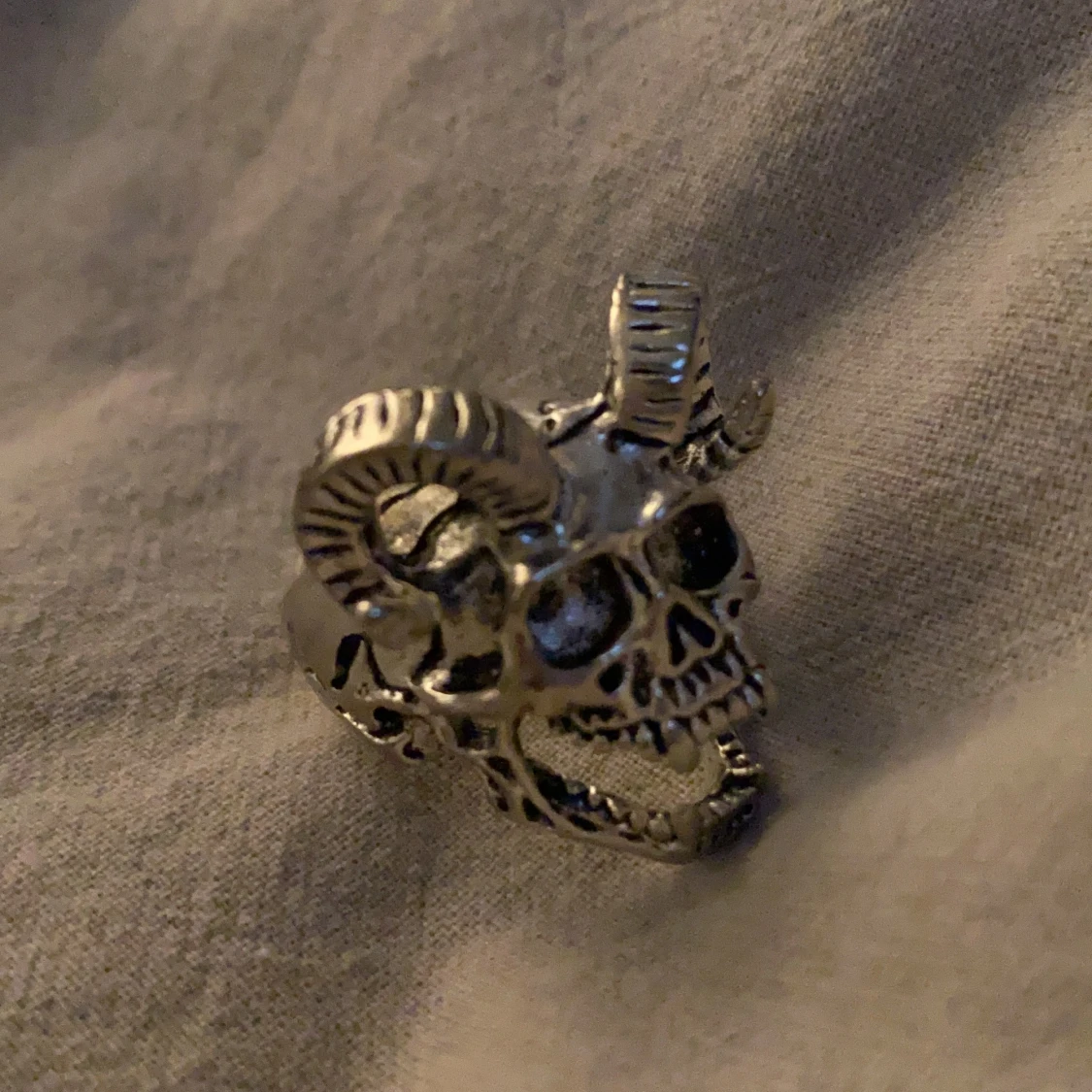 Ball dödskalle ring - 90