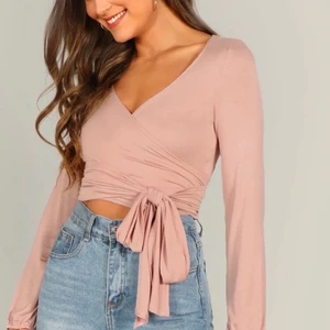 Rosa topp - Säljer denna fina rosa toppen från Shein som inte kommer till användning. 80kr+frakt🥰