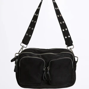 Connie Bag  - Säljer denna sjukt snygga Connie Bagen från Ginatricot, köpt för 350kr säljer för 110kr plus frakt💕💕