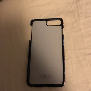 Ideal of sweden skal - Ett helt, knappt använt ideal of sweden skal till IPhone 7+. Jag har en ny mobil så har ingen användning till det här skalet längre