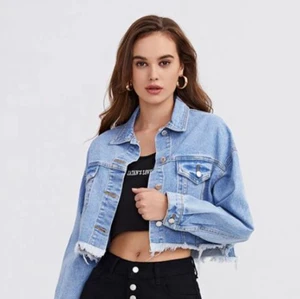 Jeans jacka  - Fin jeans jacka, i fint skicka. Skriv privat för fler bilder❤️