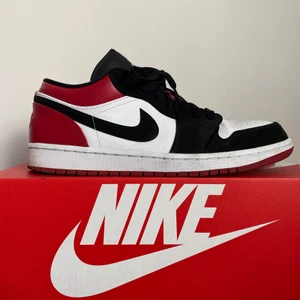 Jordan 1 Low Black Toe - Jordan 1 Low Black Toe. Used. US 11.5/ EU 45.5. 2099kr Meet up in Stockholm available. No trade/exchange.