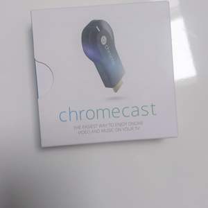 Chromecast oanvänd fungerar utmärkt   kommer med laddare o allt