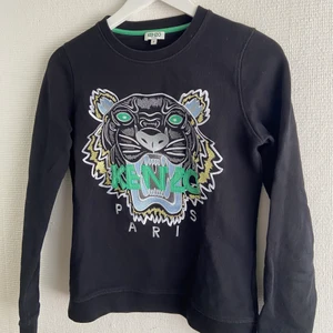 Kenzo tröja - Svart kenzo tröja, säljer då jag inte använder den längre. Storlek s