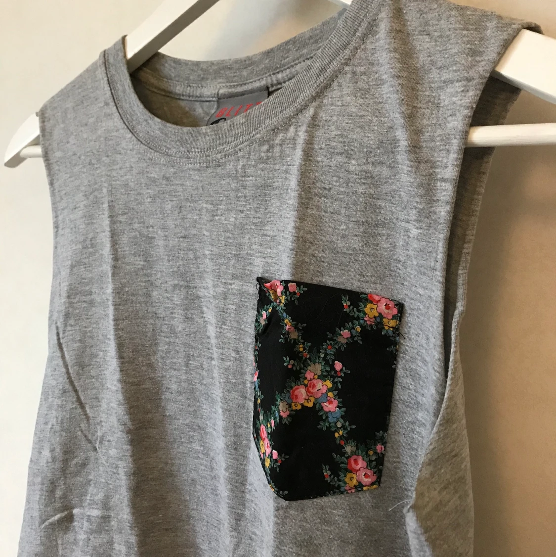 Grått linne med ficka, XS-S - 90