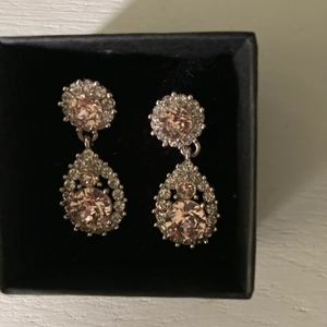 Lily and Rose  - Knappt använda.