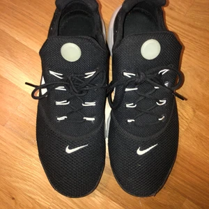 Nike sneakers - Size 42 Nike sneakers, sitter tajt på foten dock, bra skick