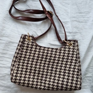 Handväska - Köpt på secondhand. Ganska liten