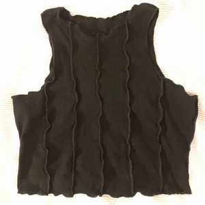 Snygg topp - Snygg topp som söker ett nytt hem, endast testad☘️