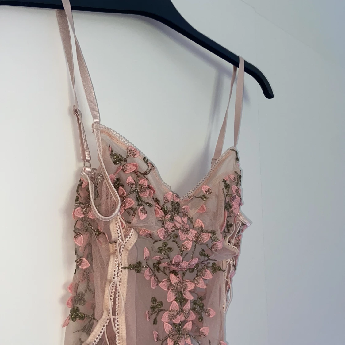 Korsettliknande underkläder  - 90