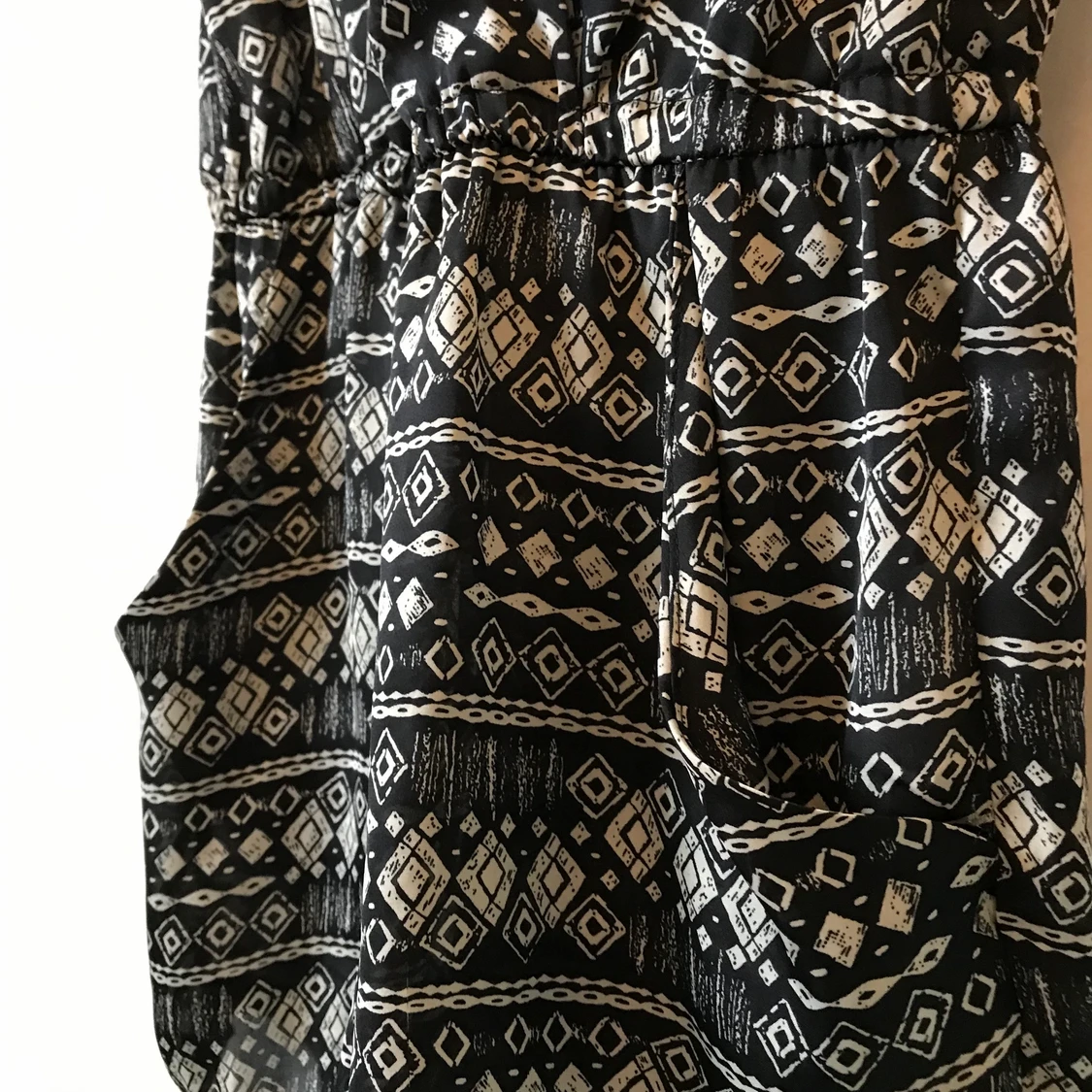 Svart mönstrad playsuit, XS - 91