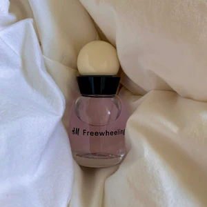 H&M parfym - 20 ml H&M parfym i lukten ”freewheeling”. Helt oanvänd!