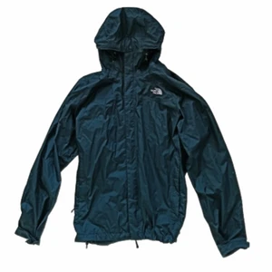 Jacka The North Face - Jacka från The North Face. Stl L. Vattentät. I princip oanvänd :) 