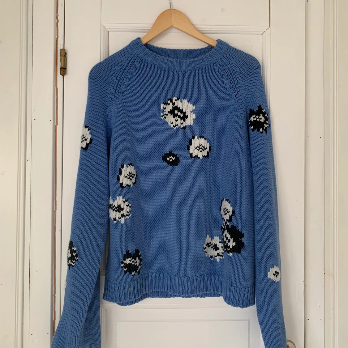 Blå stickad tröja - 90