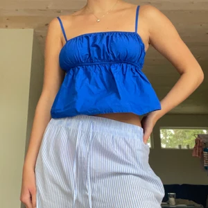 Blått linne - Ett linne som är för litet för mig, bud från 30kr💓