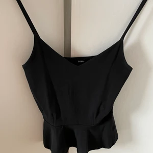 Linne - Svart linne från BikBok, storlek M