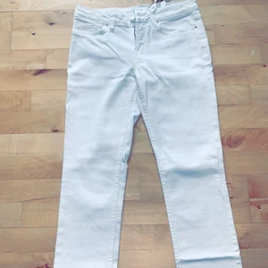 New Tommy Hilfiger jeans - New jeans. White tomme Hilfiger.