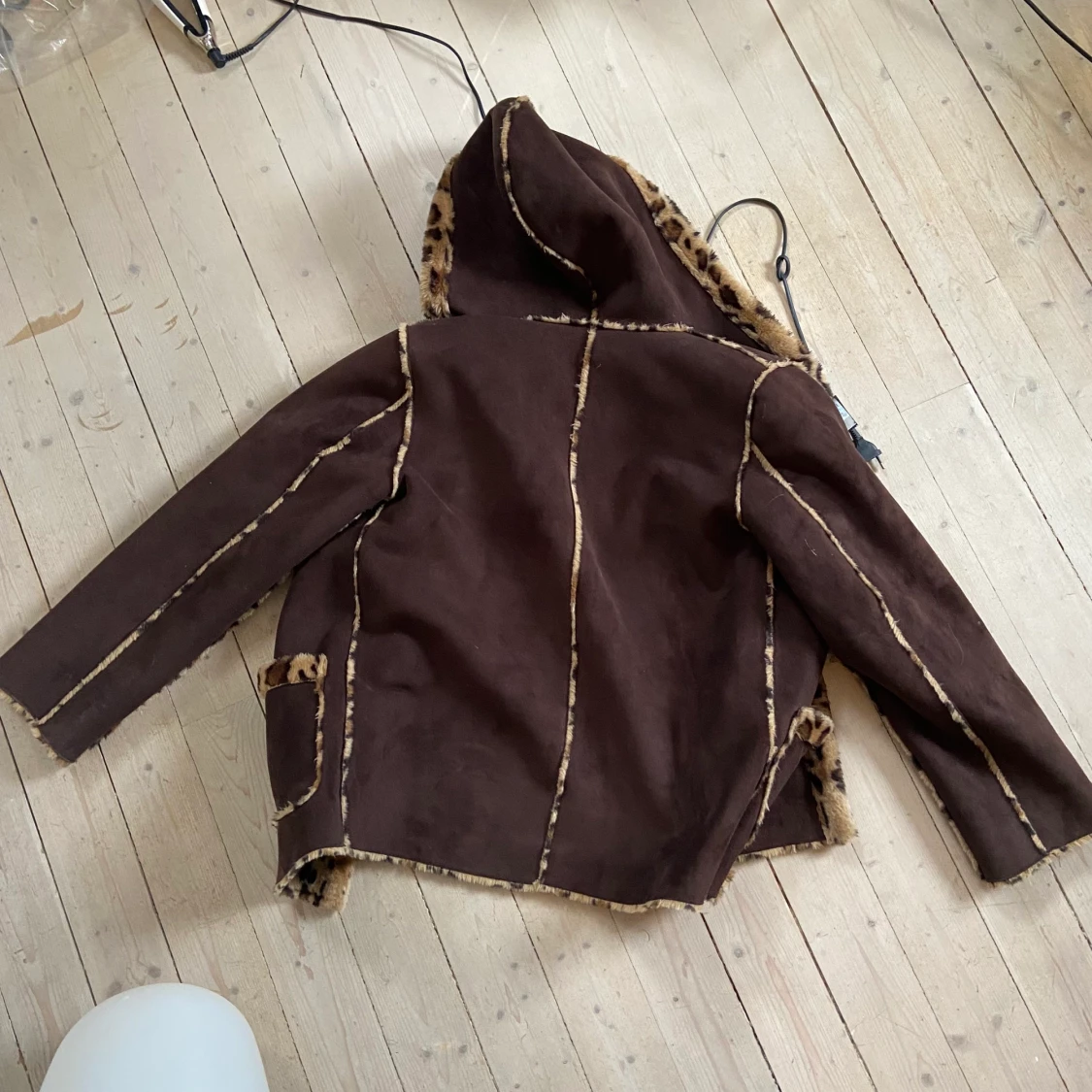 2-1 leopard brun pälsjacka - 90
