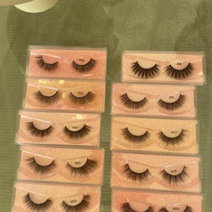 Lösögonfransar - Säljer fransar i 10 olika modeller🌸 Frakt är gratis vid köp av minst två paket Priser: - vid köp av ett paket - 59kr - Vid köp av tre paket - 162kr - Vid köp av fem paket - 288kr - Vid intresse skicka PM OBS - 59kr ENDAST för ett par fransar💘💗