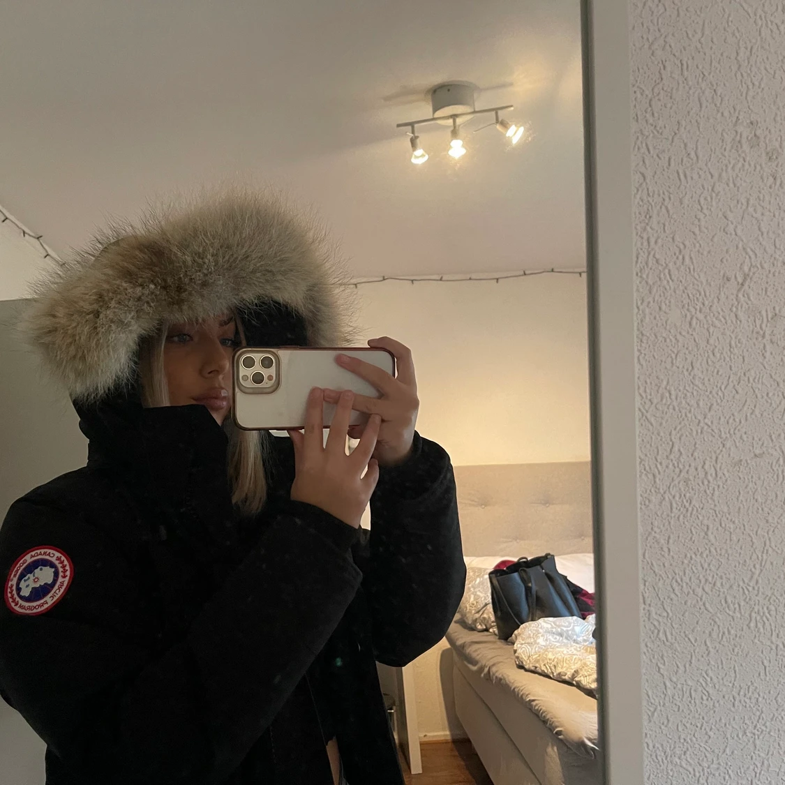Canada Goose  - 90